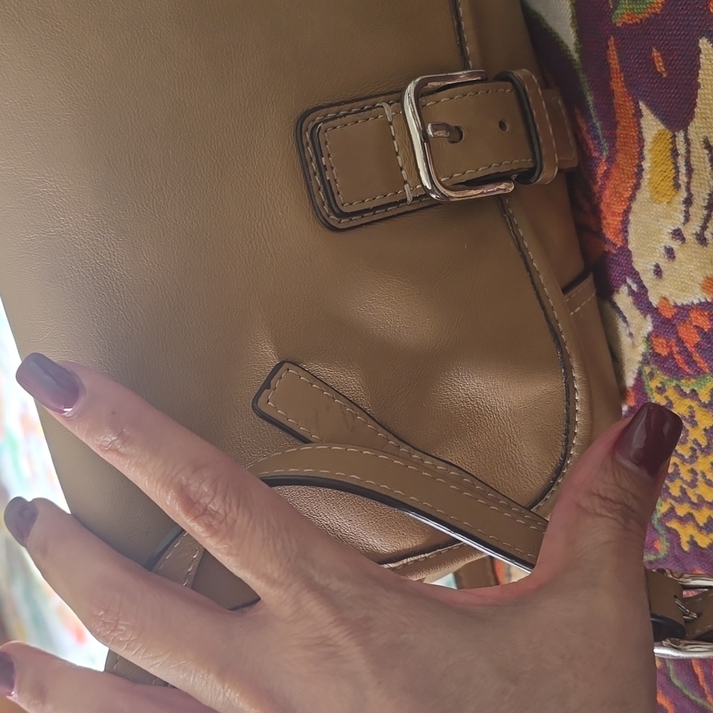 Coach• Hadley Field Leather Crossbody🍂🍁